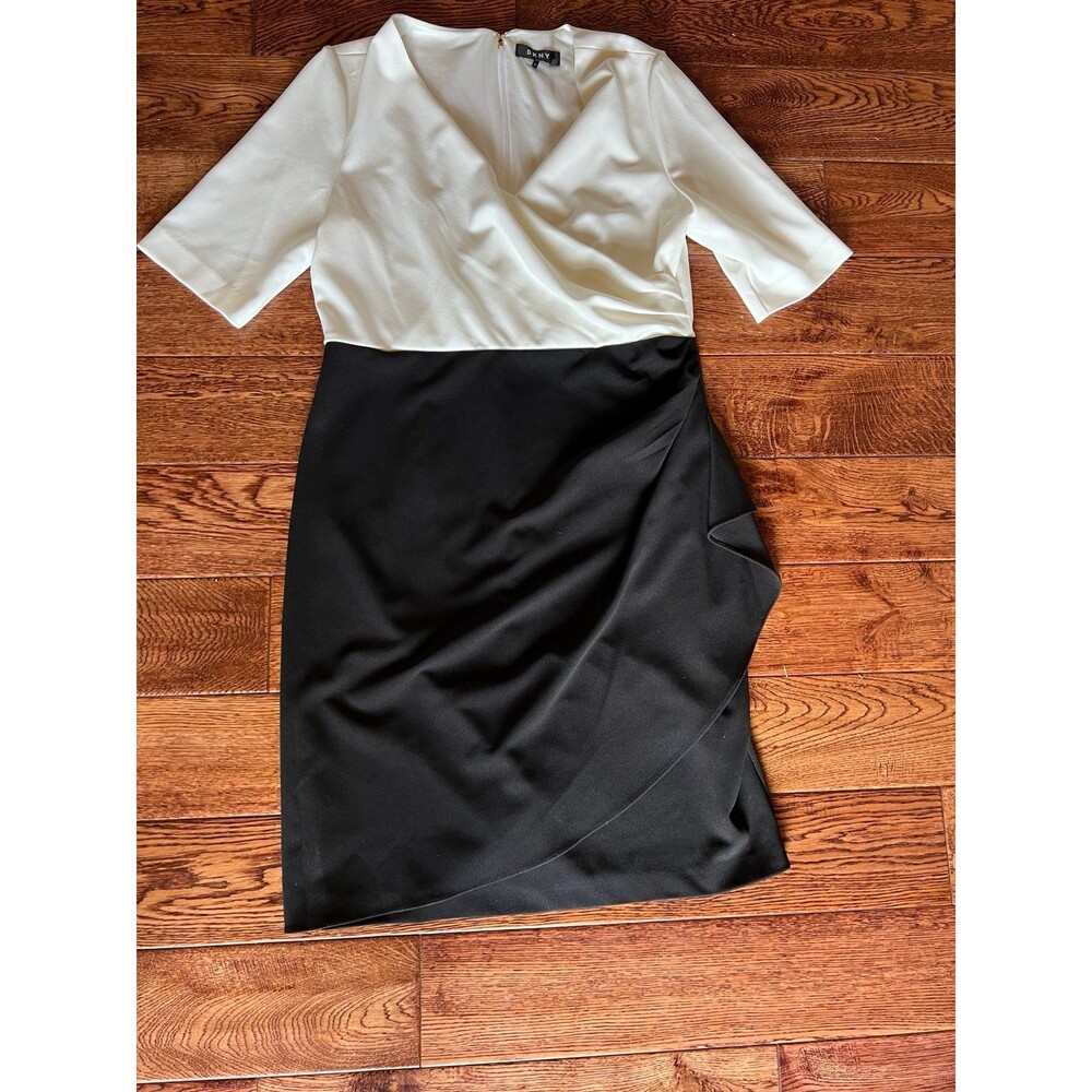 DKNY Colorblock sheath womans dress black and white size 12